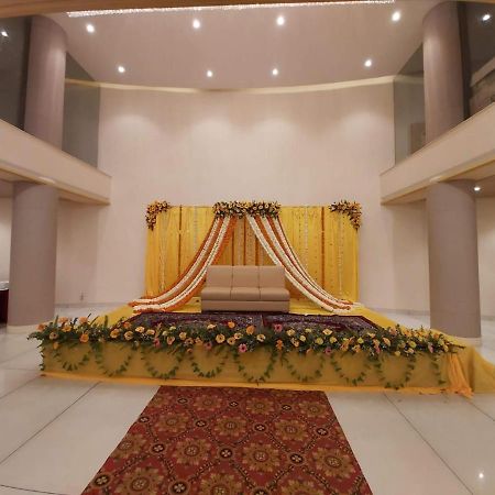 Acco Grand Hotel Lakhnau Kültér fotó