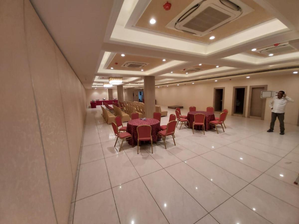 Acco Grand Hotel Lakhnau Kültér fotó